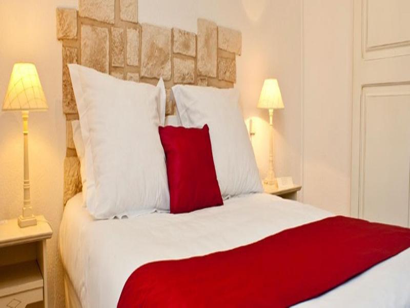 Готель Logis Auberge Cote Jardin Лезіньян-Корб'єр Екстер'єр фото